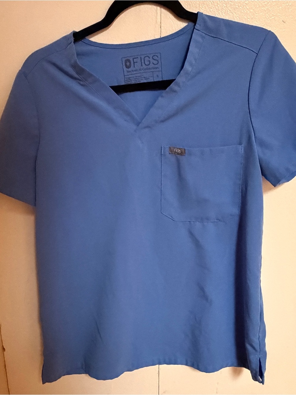 Figs Short Sleeve V-Neck Top and pant - Blue